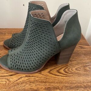 Restricted Booties Size 7.5 in New Condition